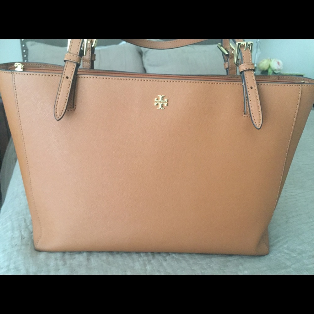 Tory Burch Emerson Buckle Tote- Large